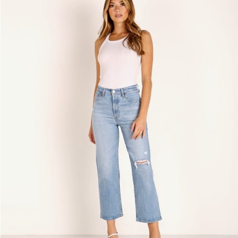 Levi’s Ribcage Straight Ankle Jean in Tango Fade Wash